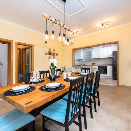 Vila Vergatum-Privacy,Gym,Billiards,Table Tennis Donji Brgat Kültér fotó