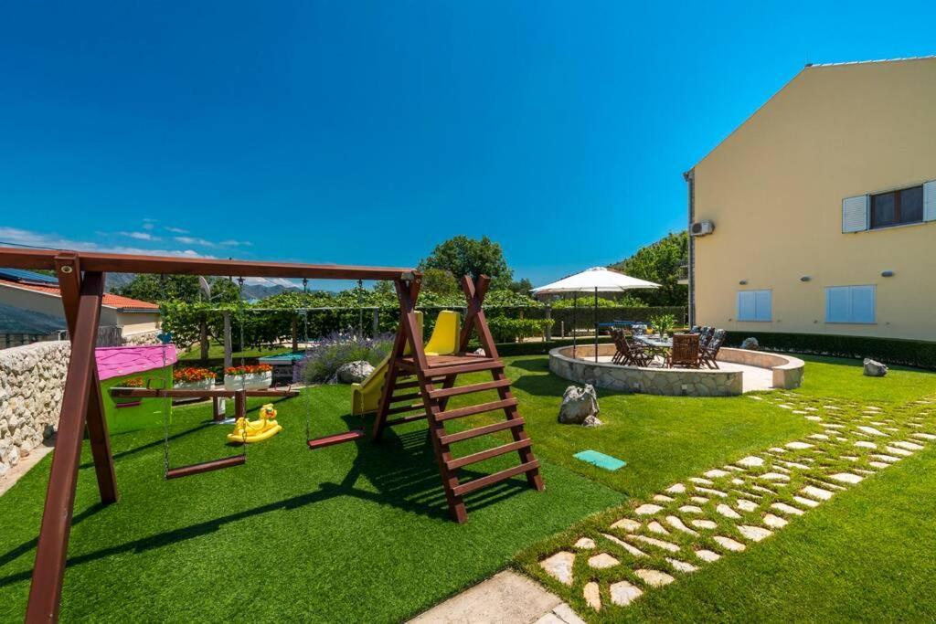 Vila Vergatum-Privacy,Gym,Billiards,Table Tennis Donji Brgat Kültér fotó