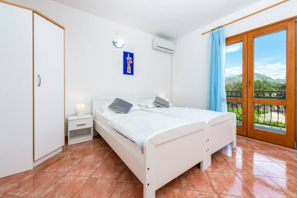 Vila Vergatum-Privacy,Gym,Billiards,Table Tennis Donji Brgat Kültér fotó